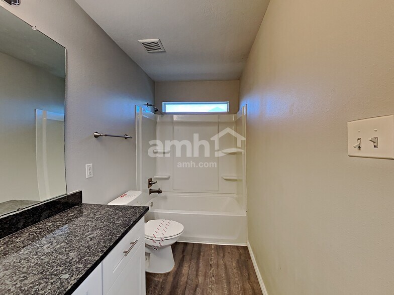 Building Photo - 13310 Ambrosa Dr