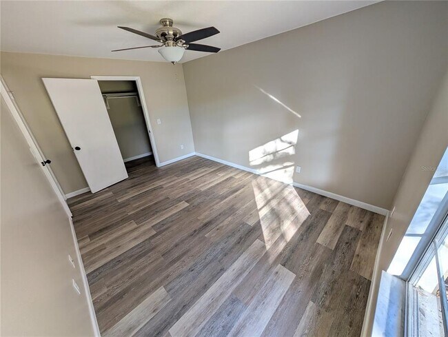 Building Photo - 11513 Valencia Dr