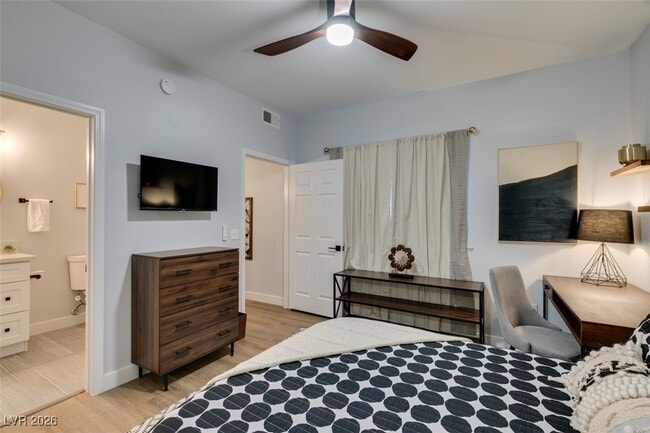 Building Photo - 75 N Valle Verde Dr