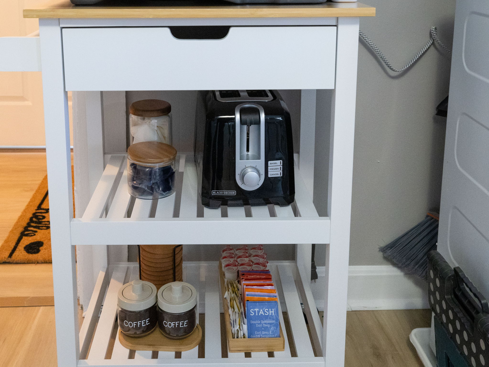 Building Photo - 168 School St