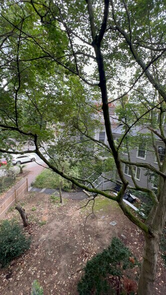 Building Photo - 1000 Memorial Dr