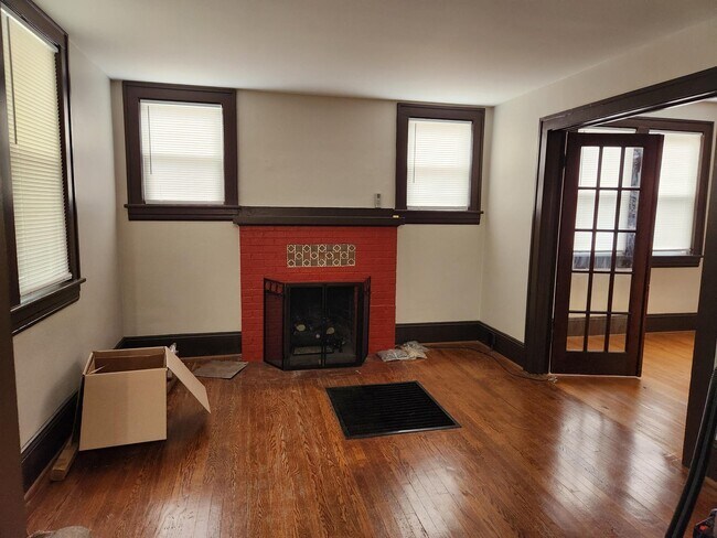 Building Photo - 2613 Meadows St NW