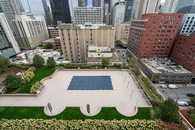 Building Photo - 545 N Dearborn St