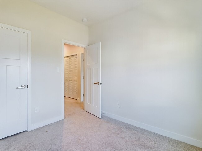 Building Photo - 537 Crofton Village Terrace
