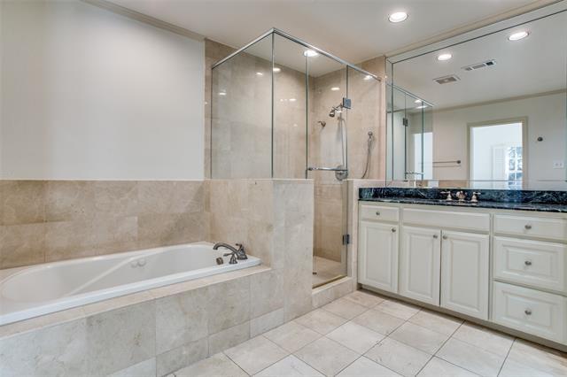 Building Photo - 4209 Greenbrier Dr