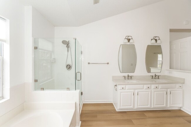 Building Photo - Stunning 3-bedroom, 2.5-bathroom home located in desirable Mt. Pleasant, SC