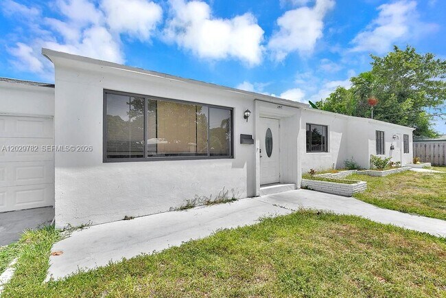Building Photo - 2417 Pierce St
