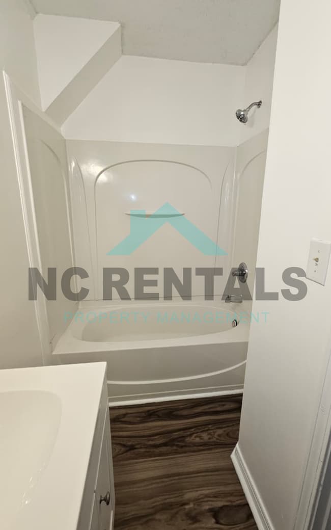 Building Photo - 124 Depot St