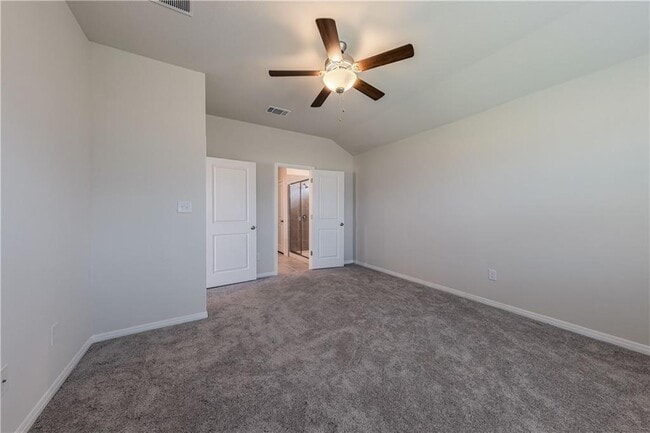 Building Photo - 13905 Heartland Dr