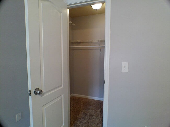 Building Photo - Gorgeous 3 bed 2.5 bath single-family home...