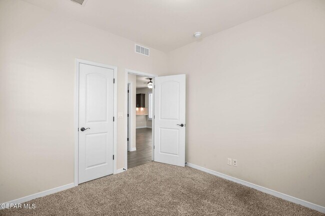Building Photo - 14735 Pebble Hills Blvd