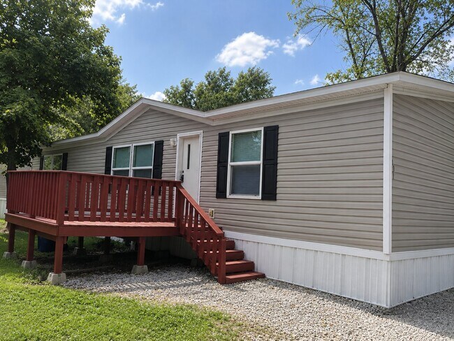 Building Photo - 171 Lawn Dr