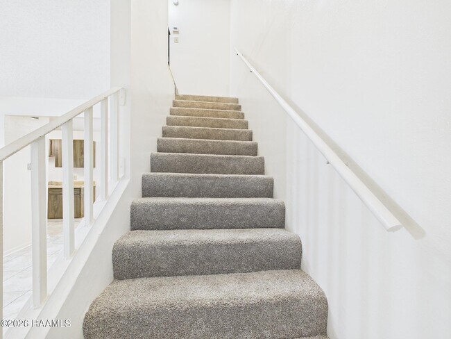 Building Photo - 809 Fox Run Ave