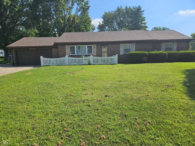 Primary Photo - 844 Reda Rd
