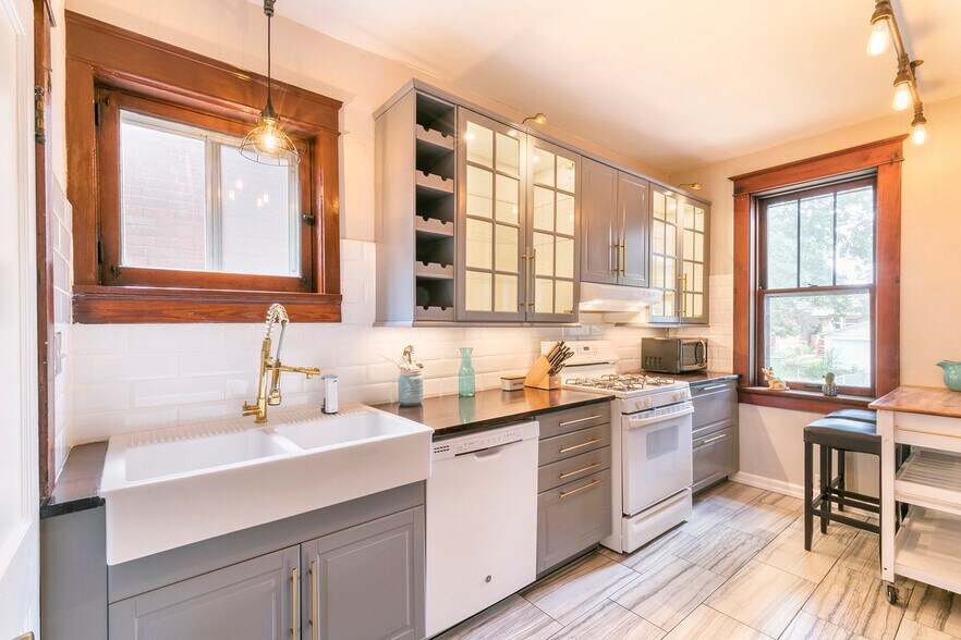 Kitchen - 4945 Delor Street