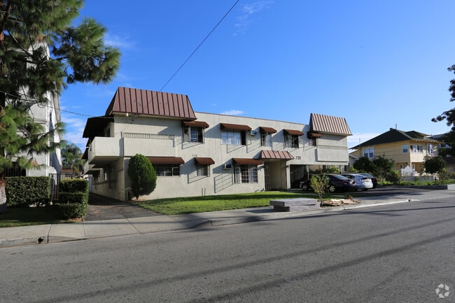 Primary Photo - 731 E Windsor Rd