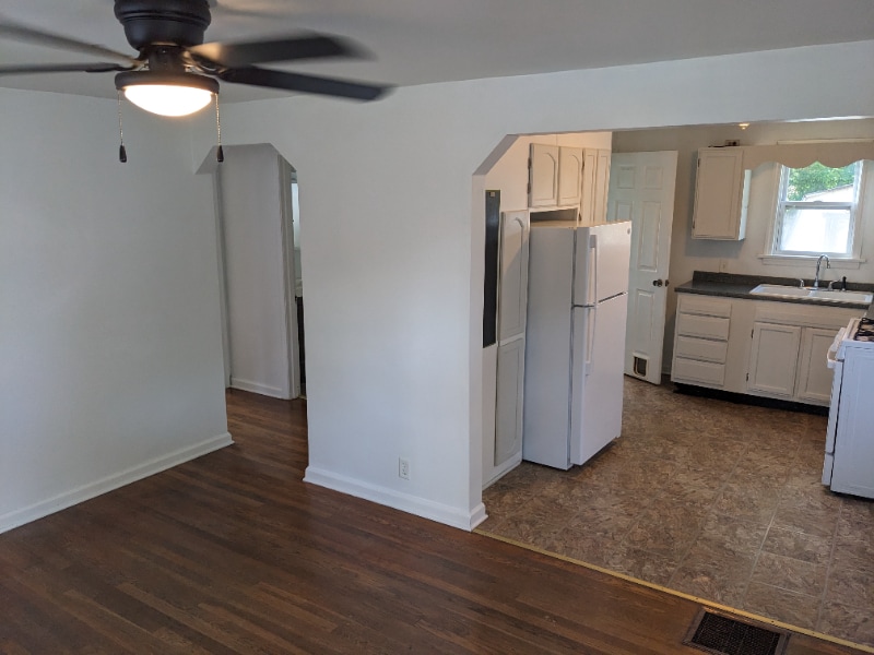 Building Photo - 4610 Belleview Ave