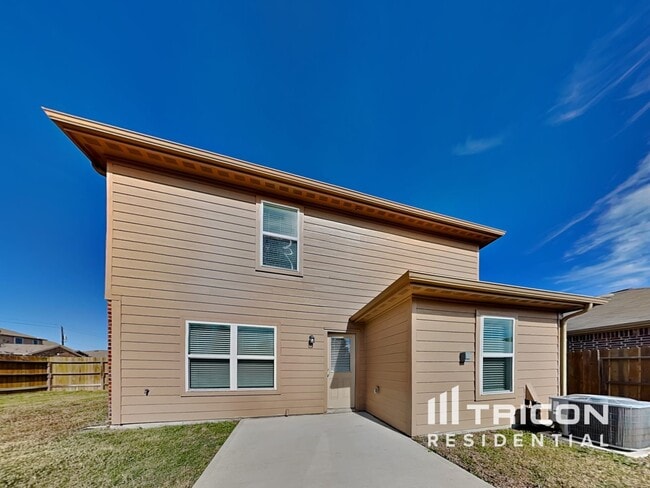 Building Photo - 900 American Monarch Dr