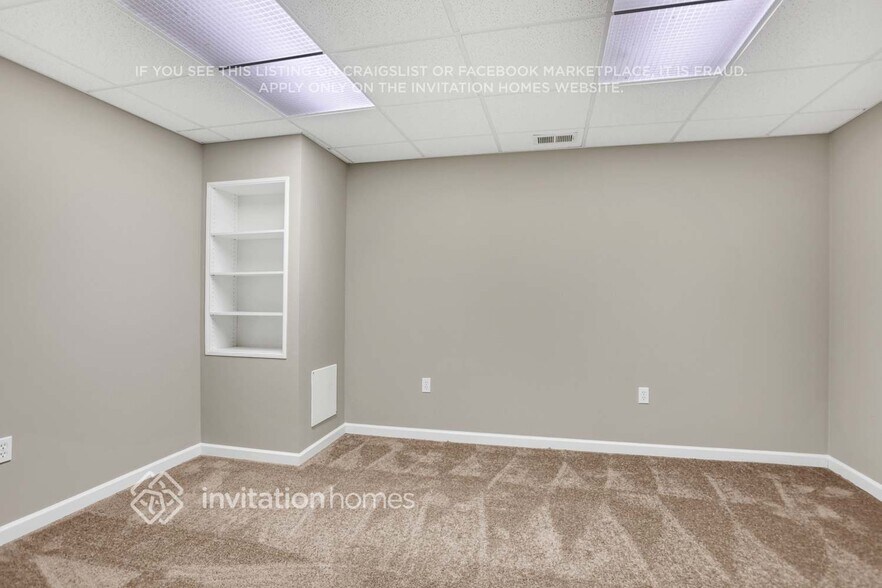 Building Photo - 87 Golden Aster Trce