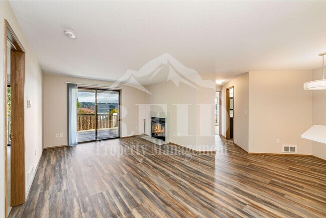 Building Photo - Water view 4 plex close to Silverdale and Public Transportation.