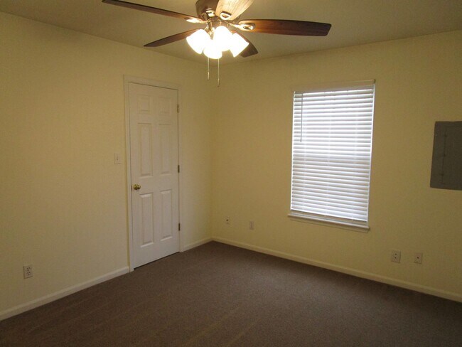 Building Photo - 3509-3511 La Mesa Dr.