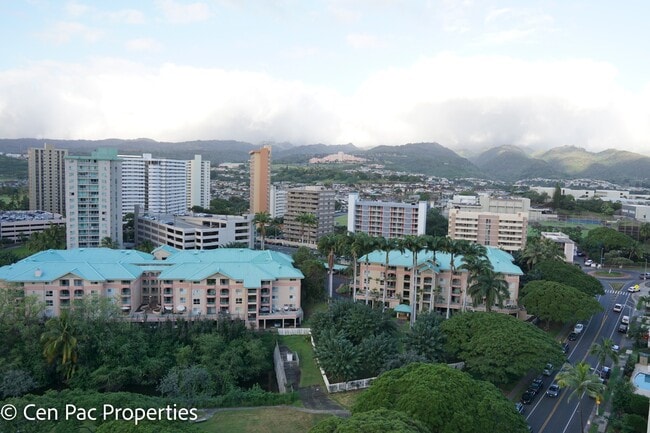 Building Photo - 2 Bed/2 Bath/1 Parking - Beautiful Unit with Nice View in Salt Lake!