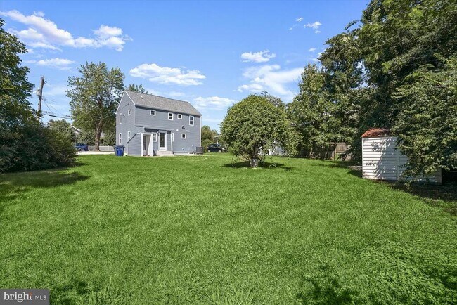 Building Photo - 2917 E Lee Ave