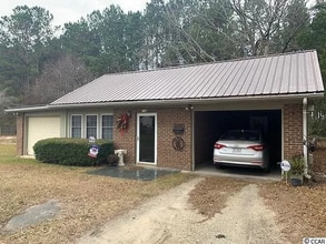 Building Photo - 106 W 6th Ave