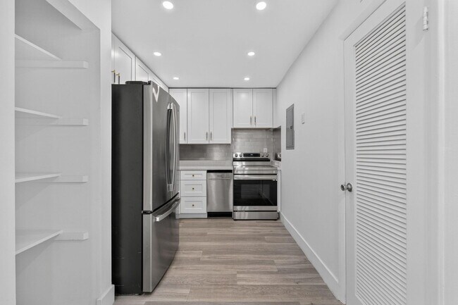 Building Photo - 17051 NE 35th Ave