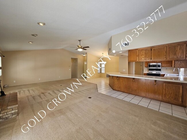 Building Photo - 2402 Lenrey Ave