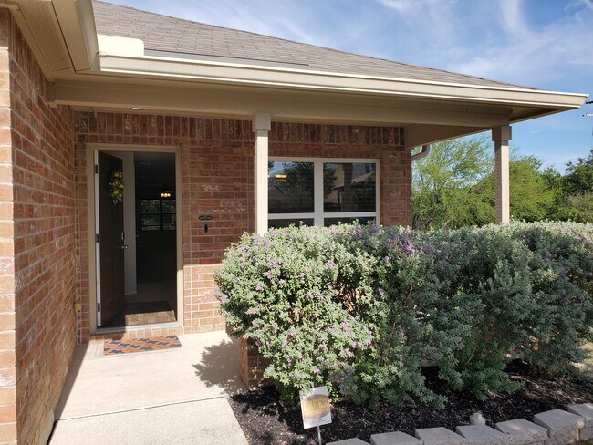 Building Photo - 10110 Raspberry Oak