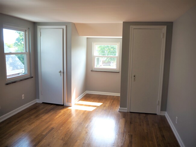 Master Bedroom. 2 Nice Closets (1 Cedar). - 329 Westview Ave