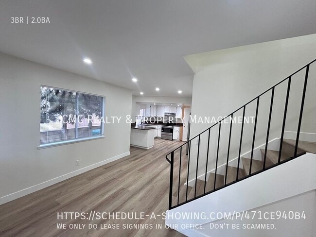 Building Photo - 1580 Park Ave