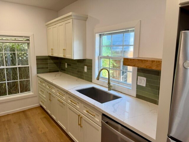 Building Photo - 808 Oakhurst St