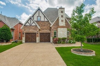 Building Photo - 216 Florence Dr