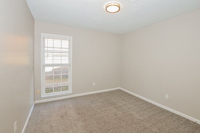 Building Photo - 4520 S Germantown Rd