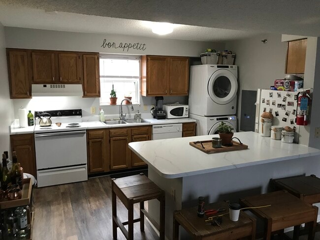 Building Photo - 15 S Shafer St