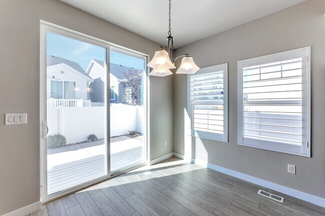 Building Photo - LEHI HOUSE W ATTACHED 2 CAR, LANDSCAPING &...