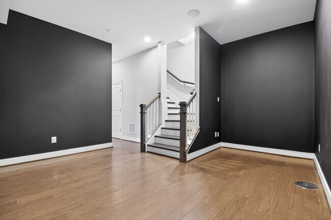 Building Photo - 2179 Half Moon Pl NE