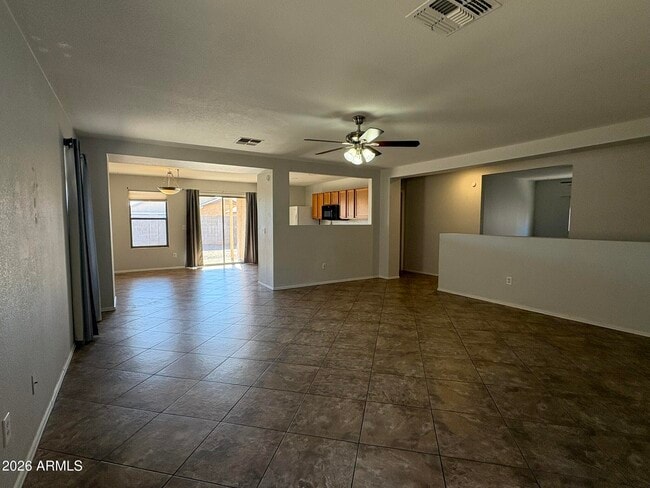 Building Photo - 11537 W Scotts Dr