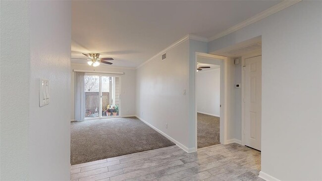 Building Photo - 1860 White Oak Dr