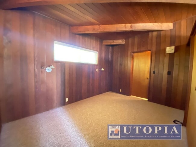 Building Photo - 215 Blackpoint Ln