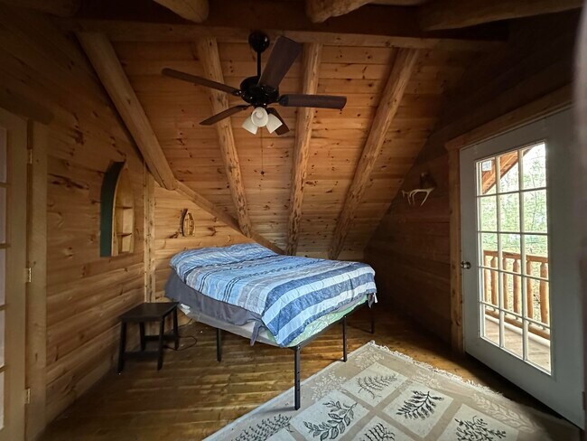 Building Photo - 14 Car Mar Ln