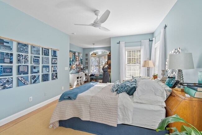 Building Photo - Amazing home in sought-after Winding River Plantation