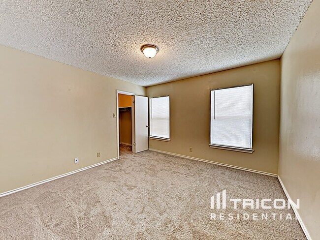 Building Photo - 8015 Chestnut Barr Dr