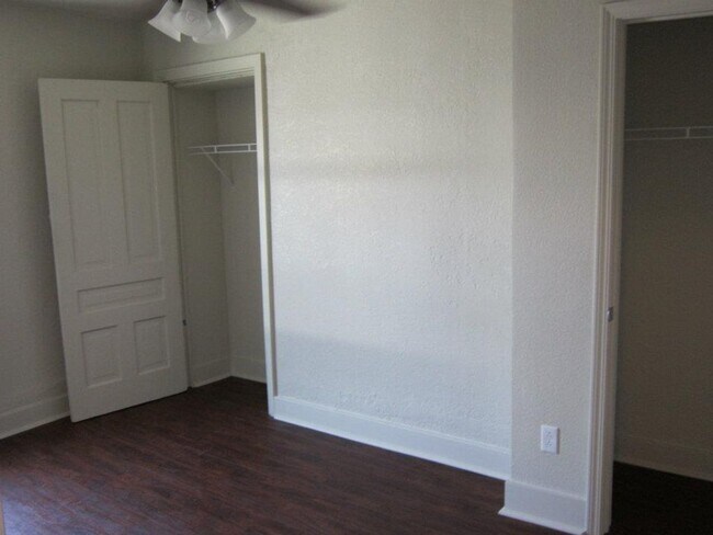 Building Photo - Huge Luxury South Side Home w/ Stainless K...