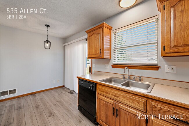 Building Photo - 535 Allen Ct