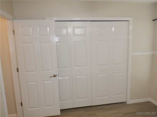 Building Photo - 621 Eden Dr