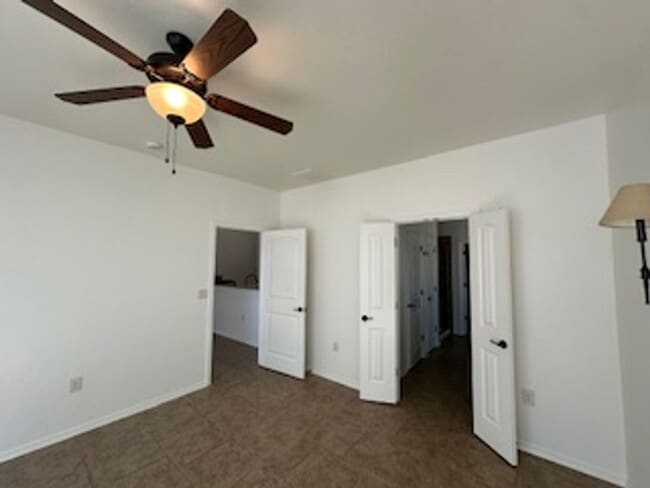 Building Photo - 4715 Zeno Pl