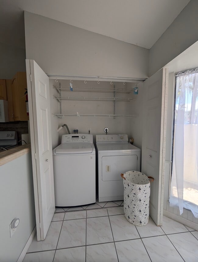 Building Photo - 2711 San Remo Cir